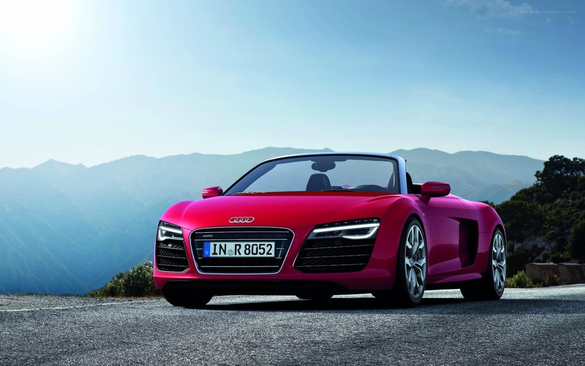 Red Audi R8 Spyder