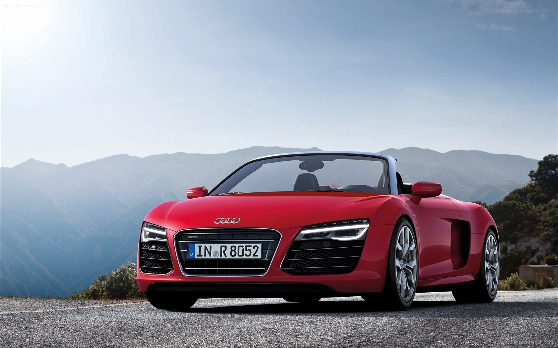 Red Audi R8 Spyder