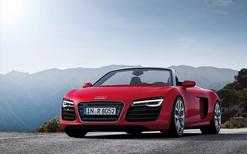 Red Audi R8 Spyder — Serene