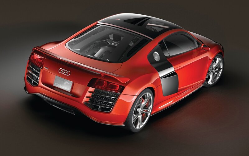 Red Audi R8 V10 plus