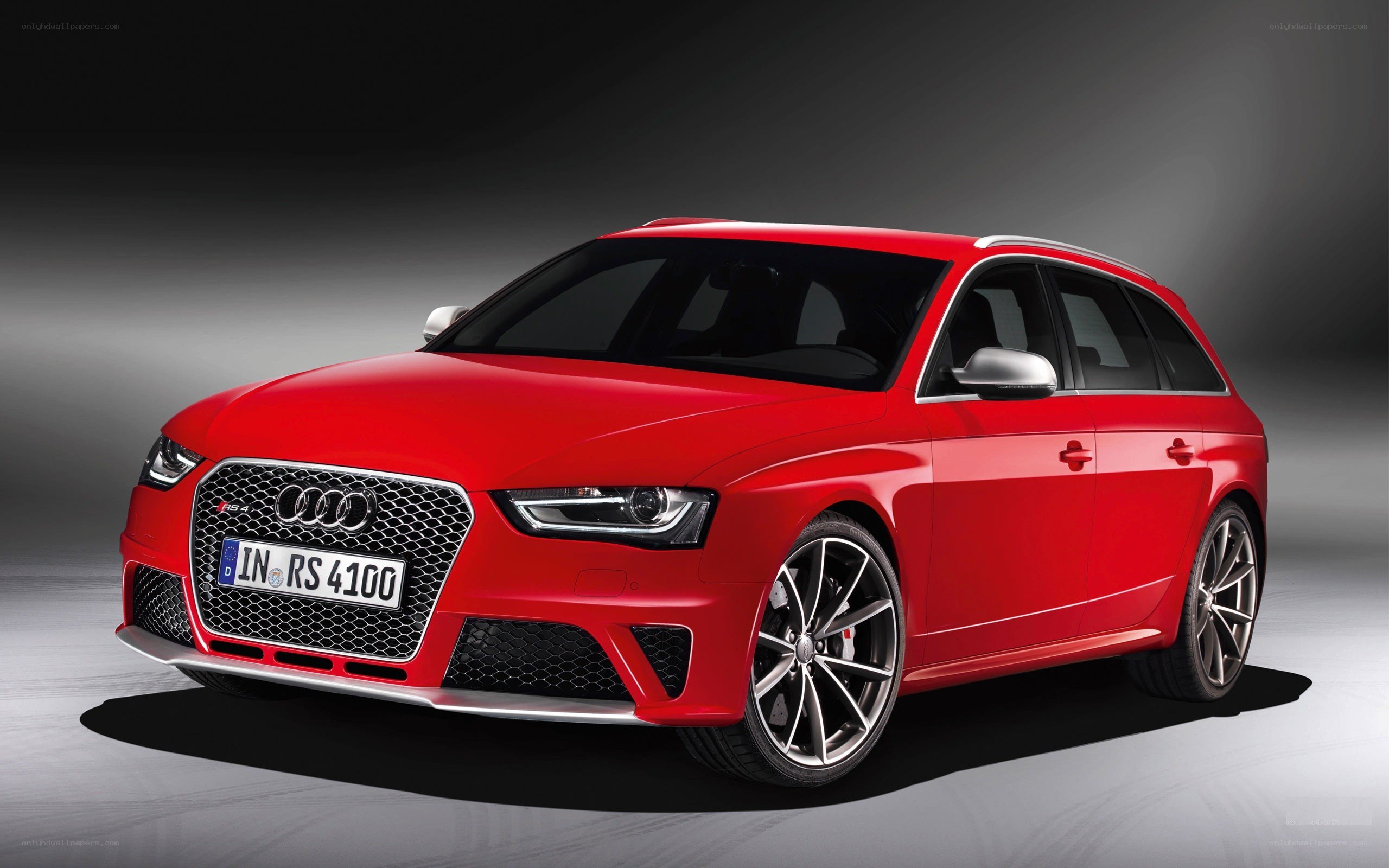 Red Audi RS4 Avant