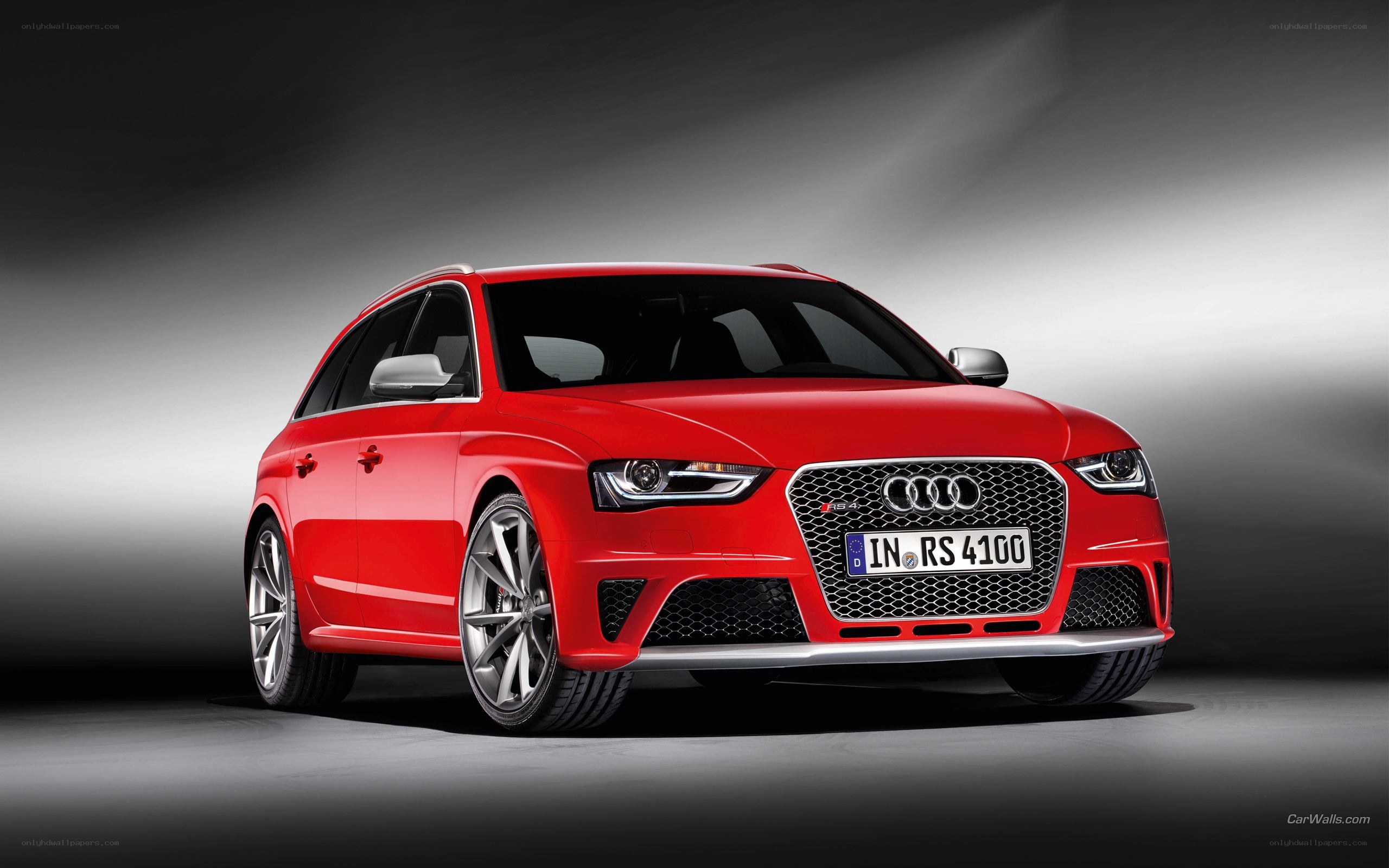 Red Audi RS4 Avant