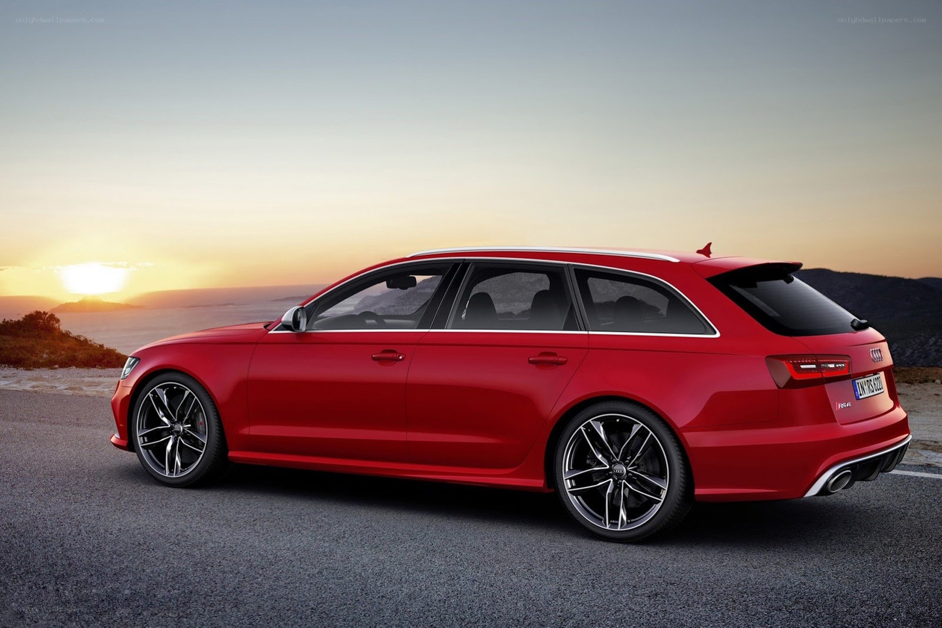 Red Audi RS6 Avant