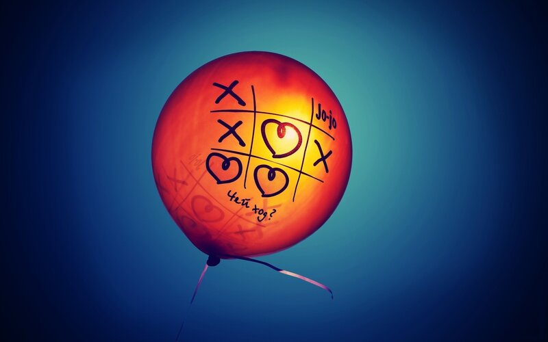 Red Balloon with Tic-tac-toe — Dramatic