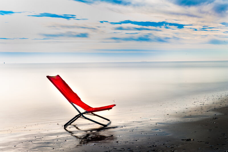 Red Beach Chair — Serene