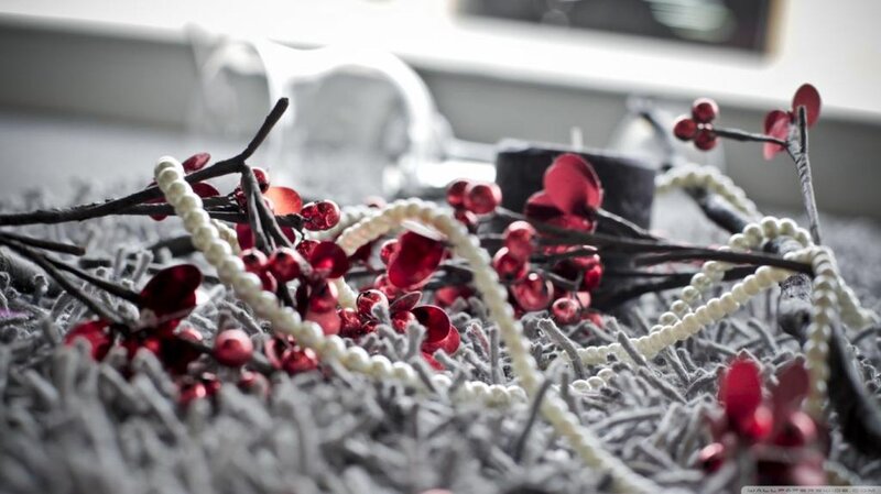 Red Berries and Pearls