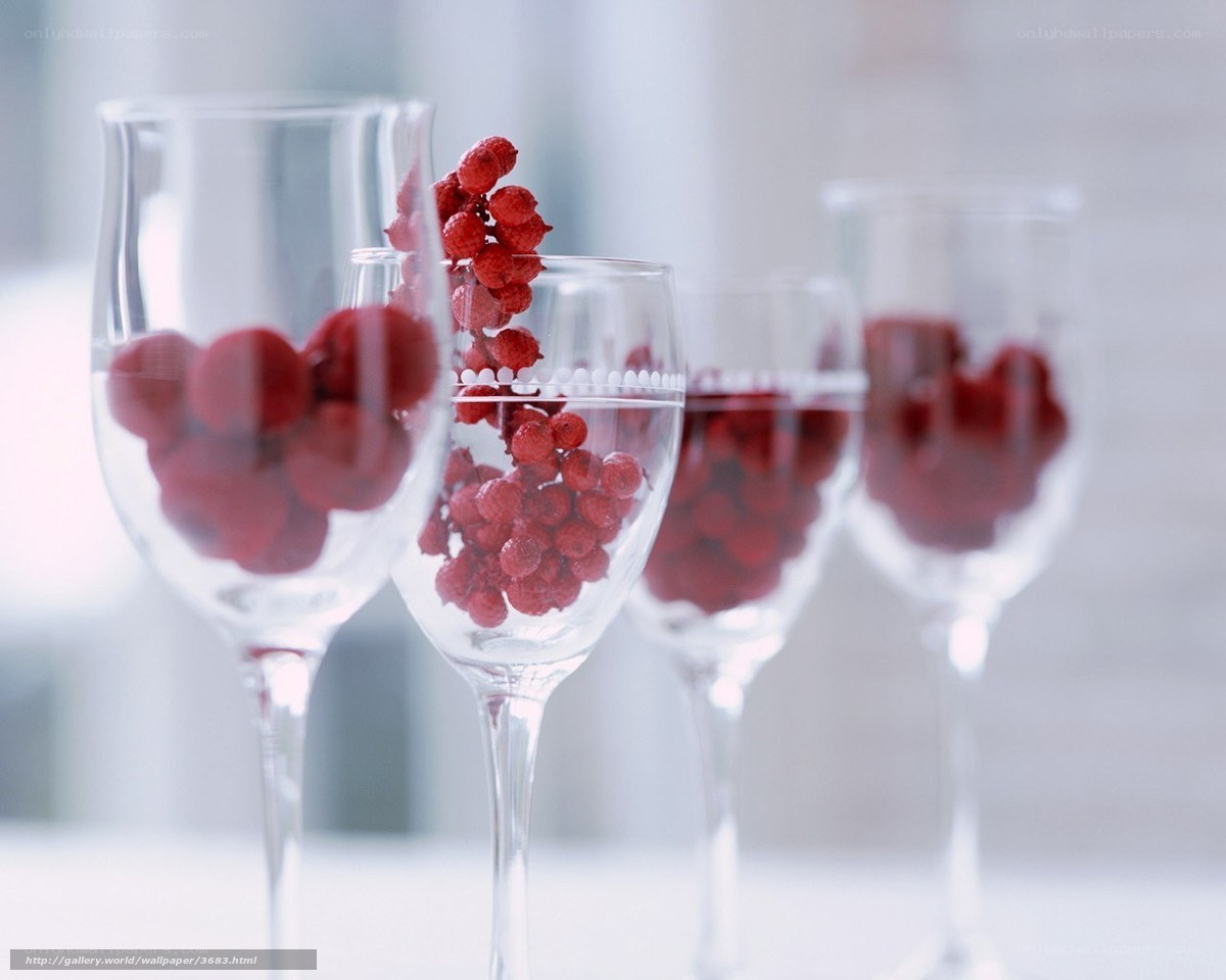 Red berries in wine glasses