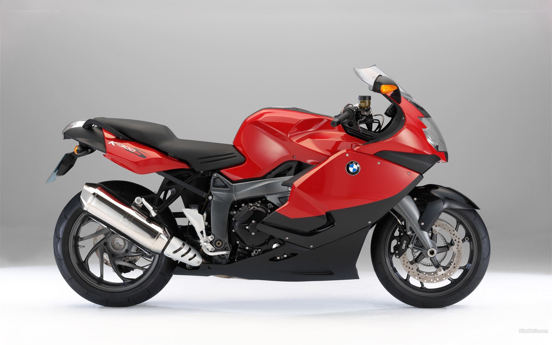 red bmw k1300s motorcycle