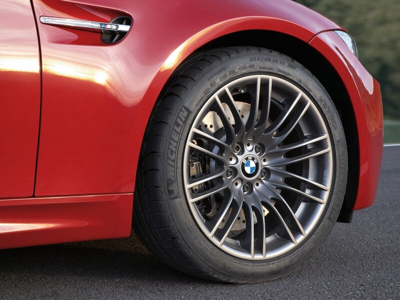 red bmw m3 wheel