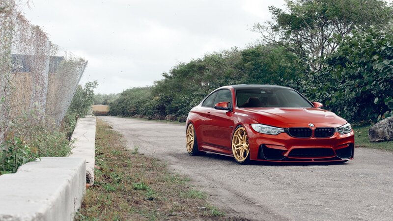Red Bmw M4 Coupe — Calm