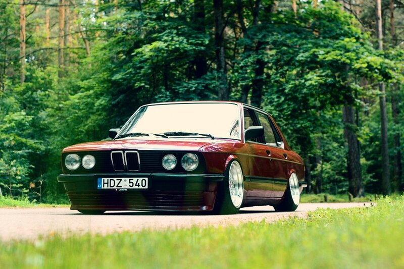 Red Bmw Sedan — Green