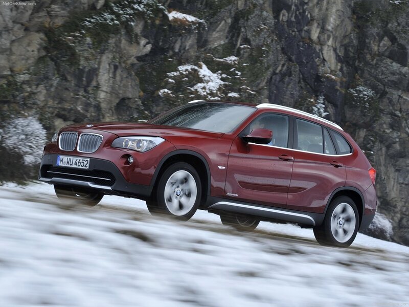 Red Bmw X1 Suv — Dynamic
