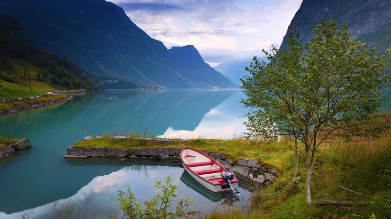 Red Boat on Lake Shore — Blue