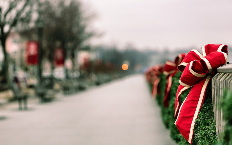 Red Bows on Wreaths