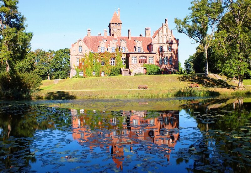 Red-brick Castle — Blue