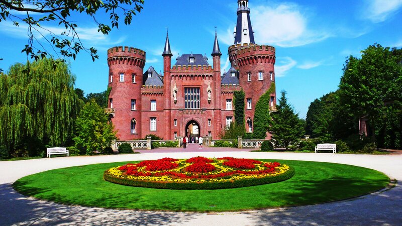 Red Brick Castle — Green, Serene