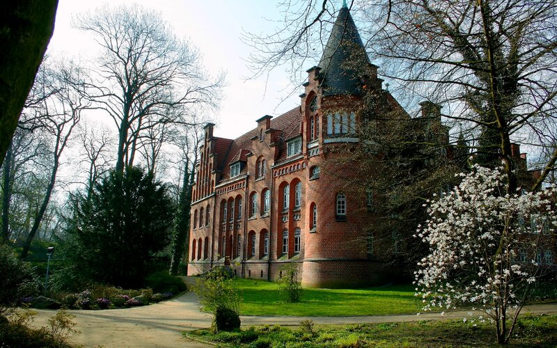 Red Brick Castle — Serene