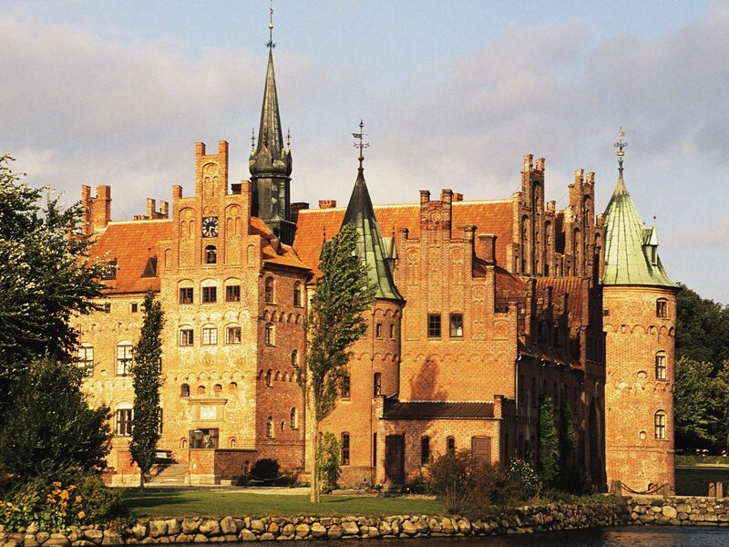 Red-brick Castle
