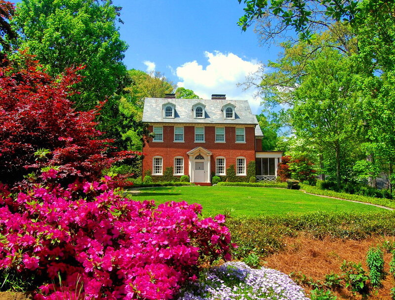 Red Brick House — Green, Serene