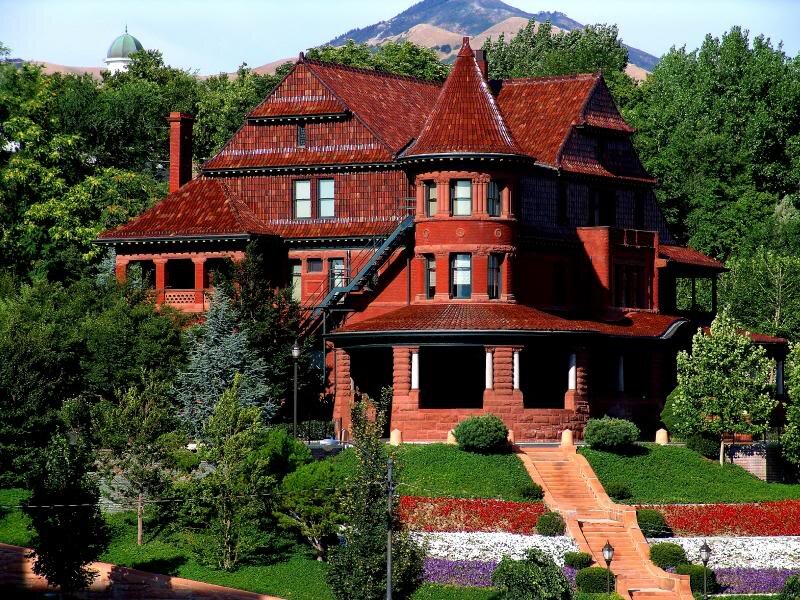 Red Brick House — Serene
