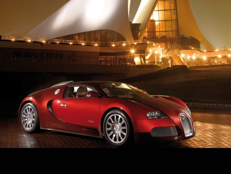 Red Bugatti Veyron — Dramatic