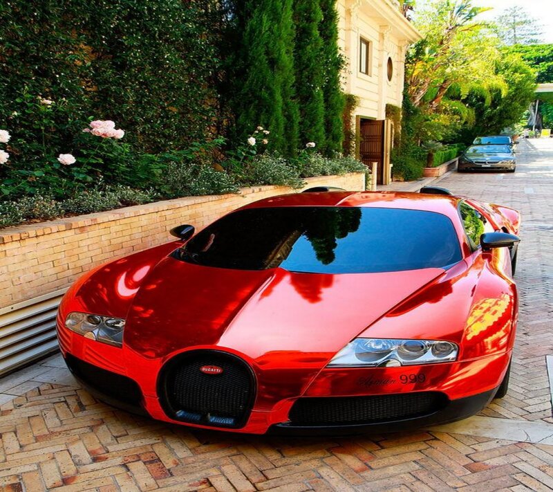 Red Bugatti Veyron — Luxurious, Afternoon