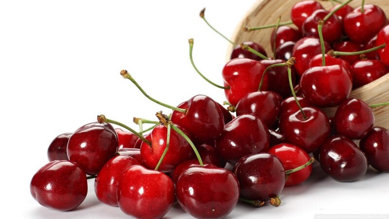 Red Cherries in a Basket — Fresh, Photograph