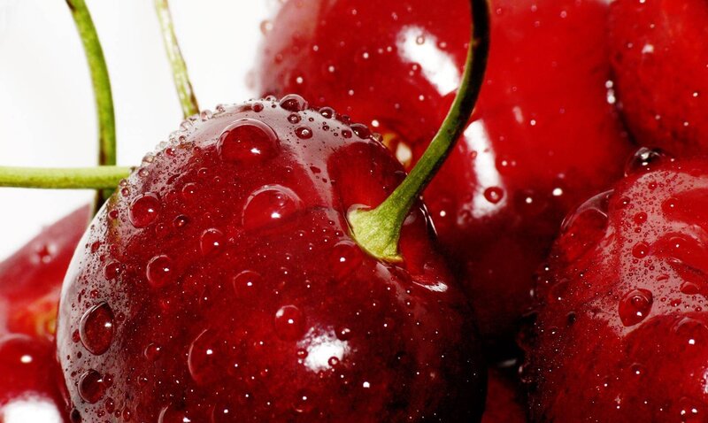 Red Cherries with Water Droplets — Fresh, Photograph