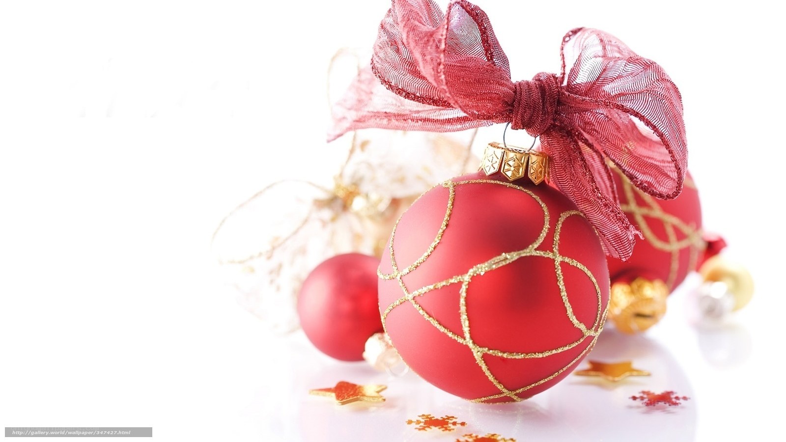 Red Christmas ornament with bow