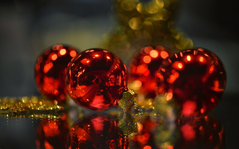 Red Christmas Ornaments — Festive, Night, Photograph, Gold Garland