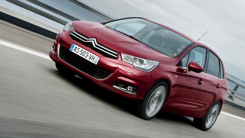 Red Citroen C4 Picasso — Dynamic, Photograph