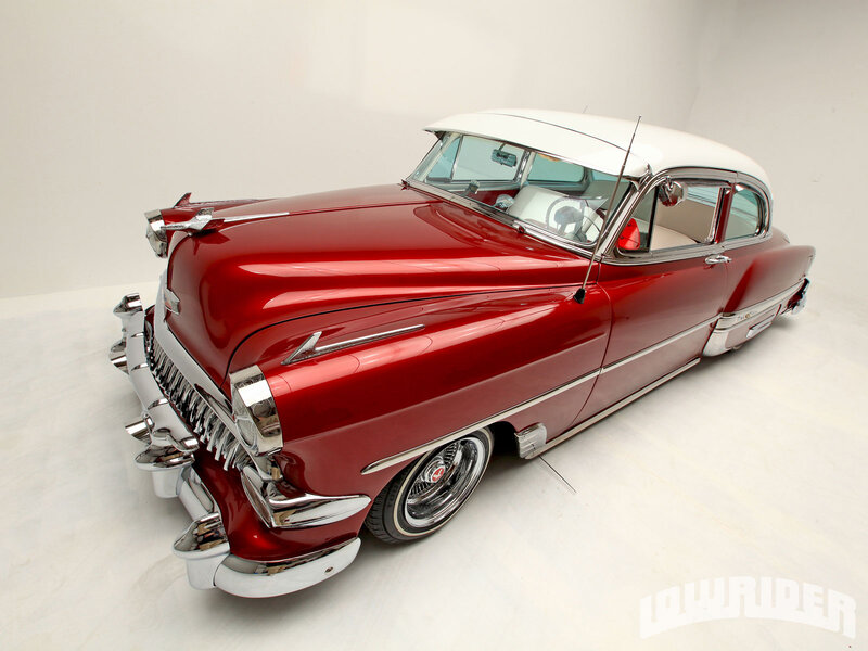 Red Classic Car — Clean