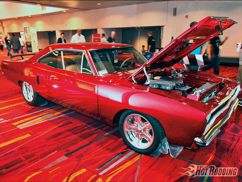 Red Classic Muscle Car — Showcase, Photograph
