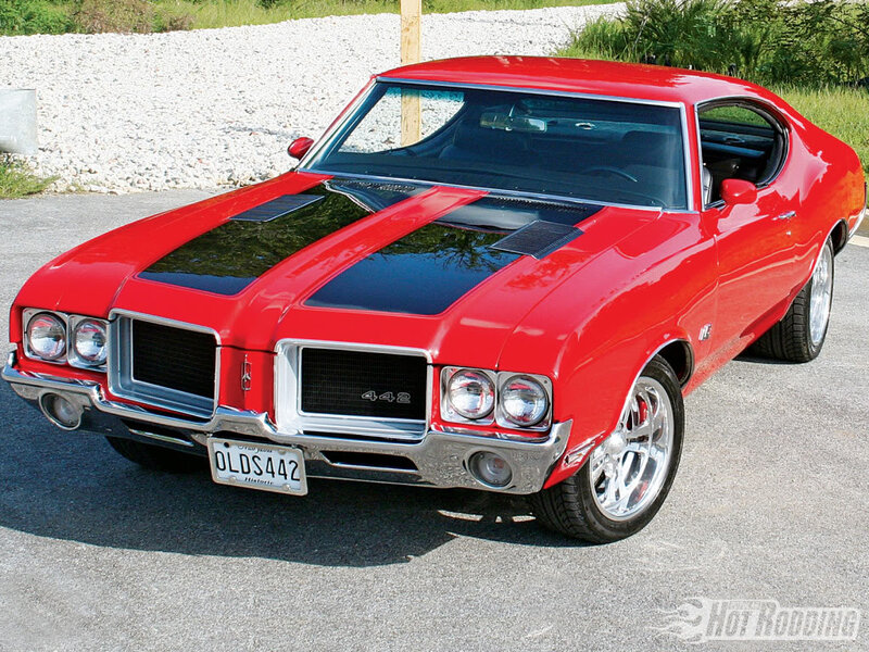 Red Classic Muscle Car — Showcasing, Afternoon