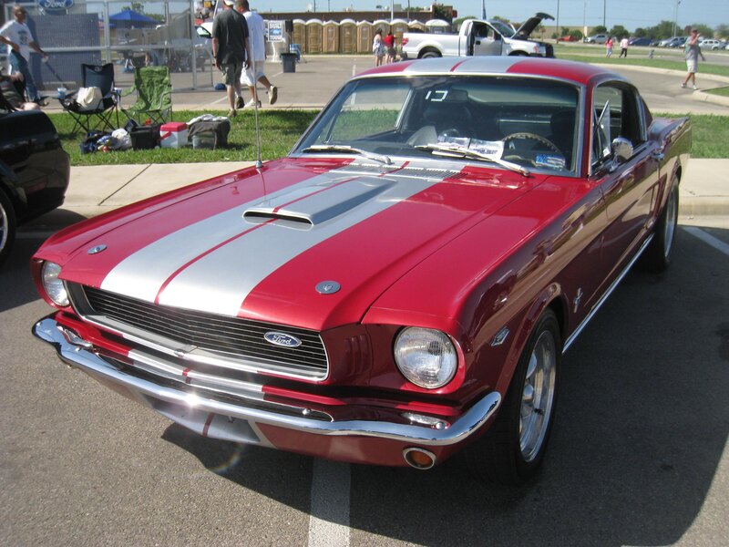 Red Classic Mustang — Outdoor