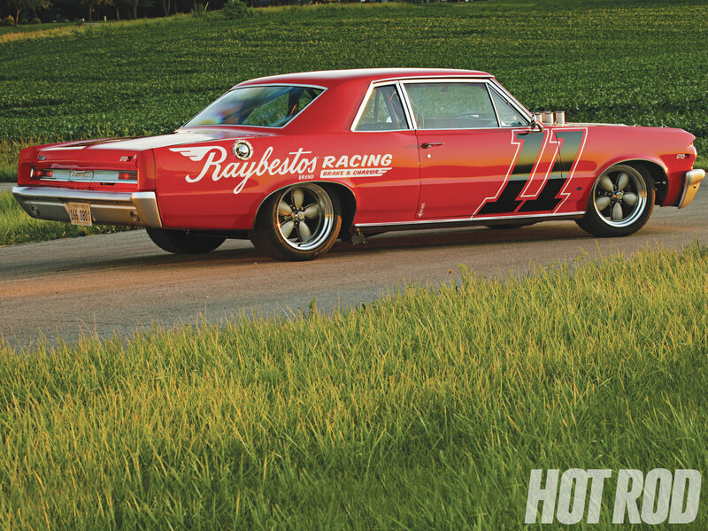 Red Classic Race Car — Calm