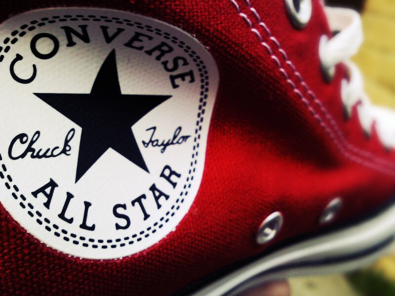 red converse all star shoe