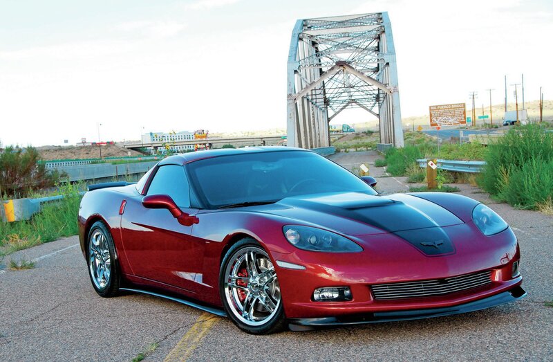 Red Corvette C6 — Dramatic