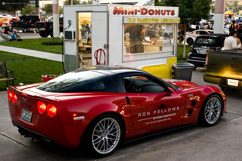 Red Corvette C6 — Lively
