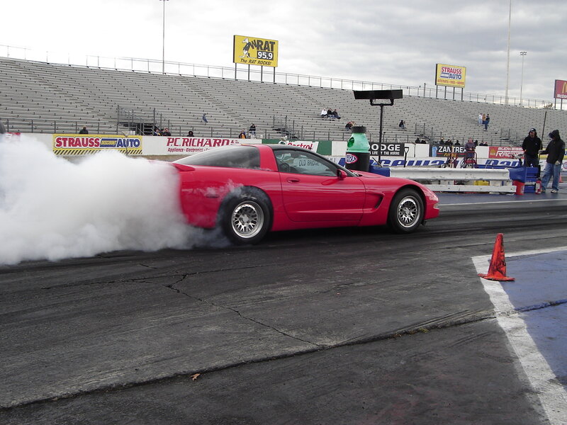 Red Corvette Drag Racing — Dynamic