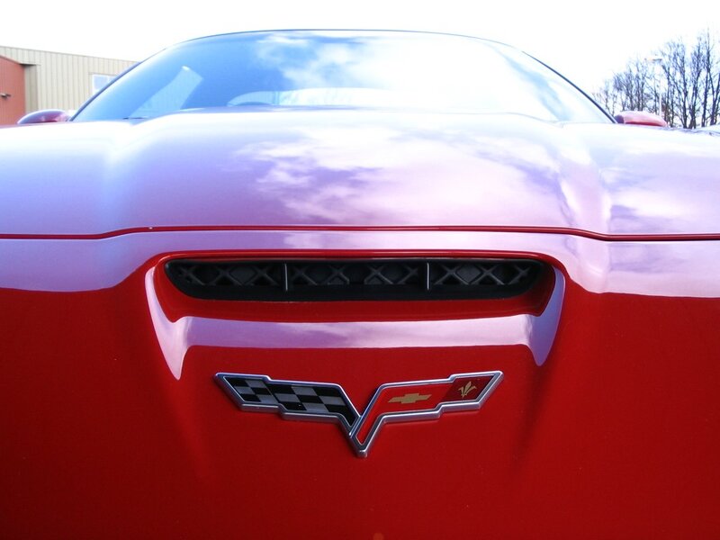 red corvette front emblem