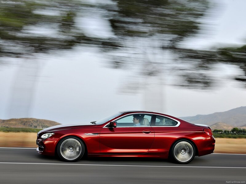 Red Coupe Car — Dynamic