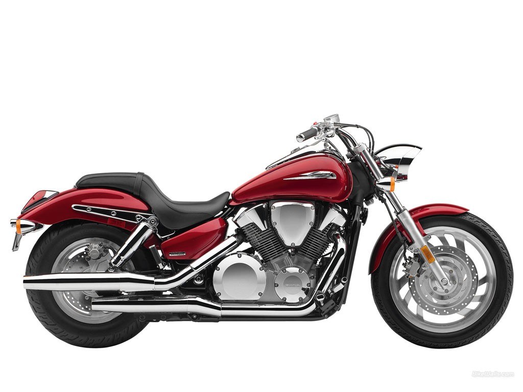 red cruiser motorcycle