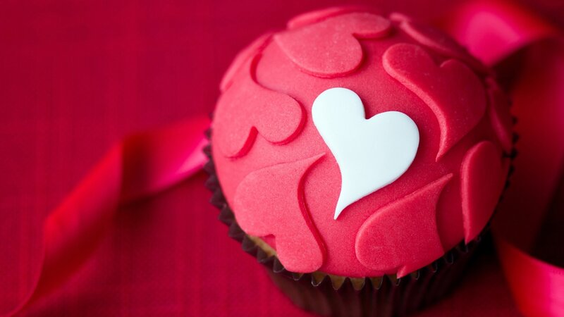 Red Cupcake with Heart — Romantic, Photograph, Ribbon, Frosting