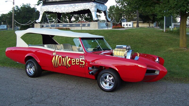 Red Custom Car — Showcase, Sunset