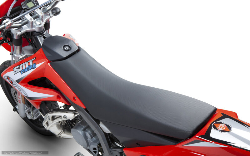 red dirt bike seat