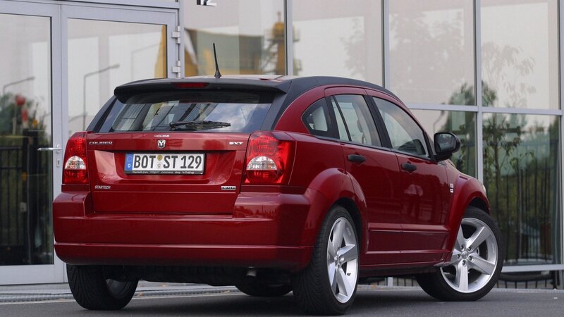 red dodge caliber sxt
