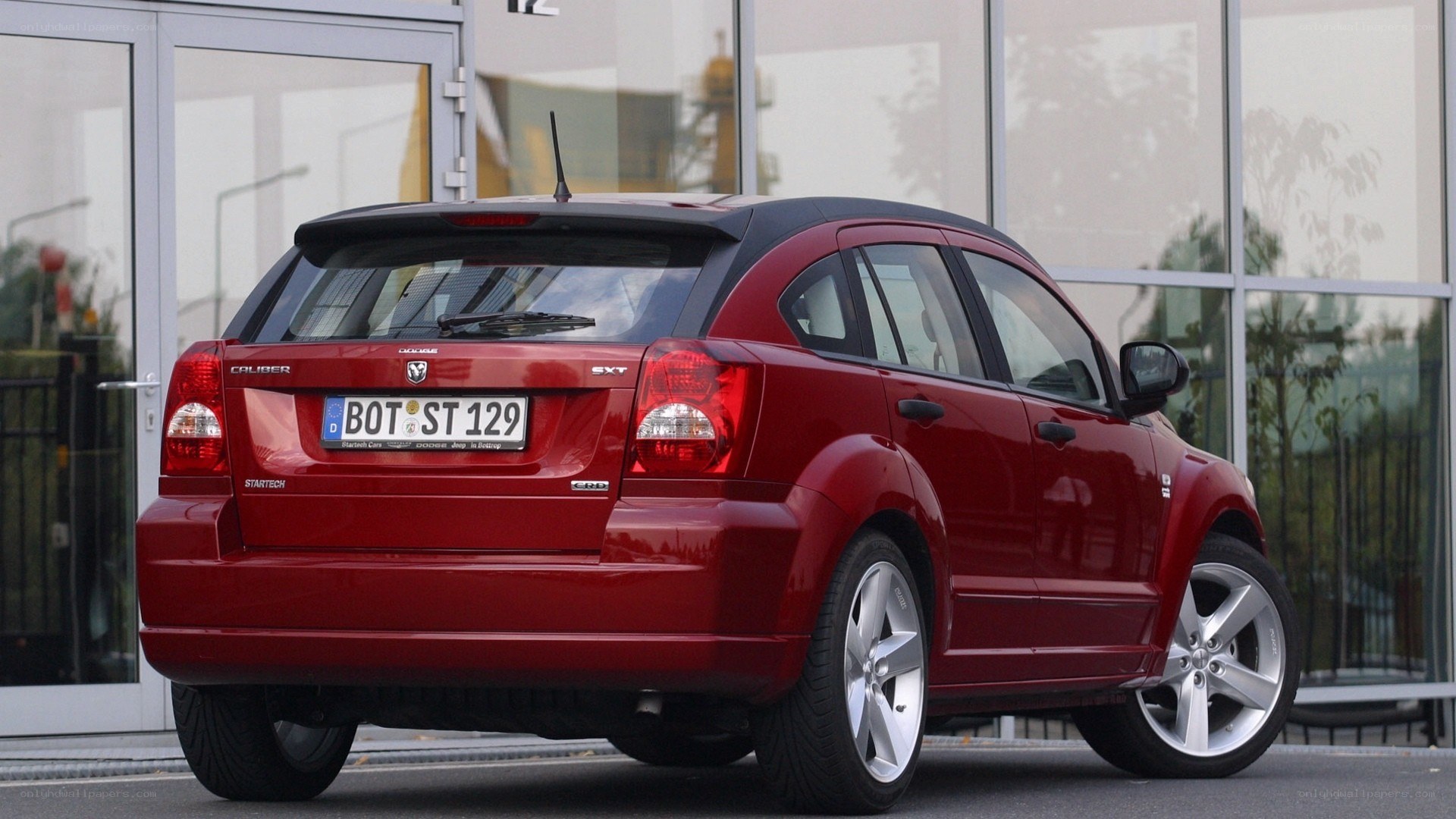 red dodge caliber sxt