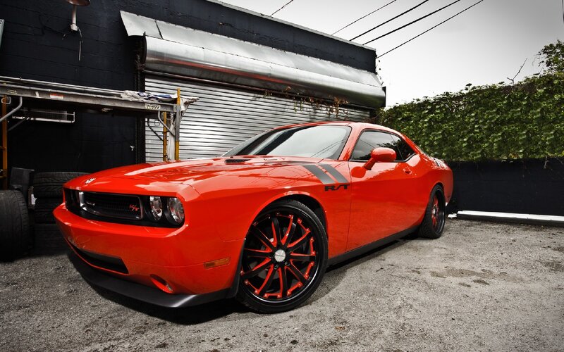 Red Dodge Challenger RT