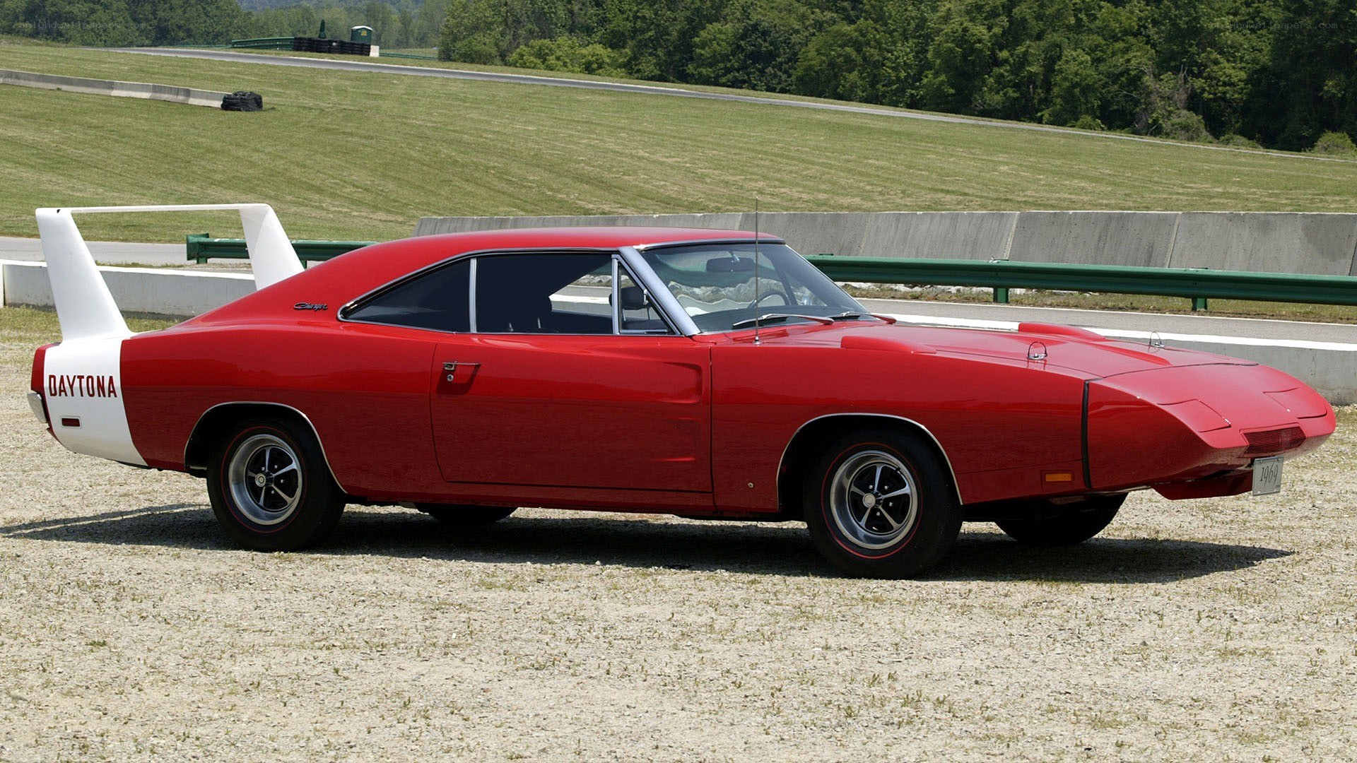 Red Dodge Daytona muscle car